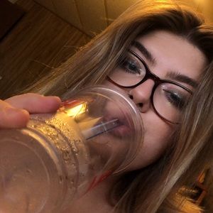 Meet your Posher, Makala